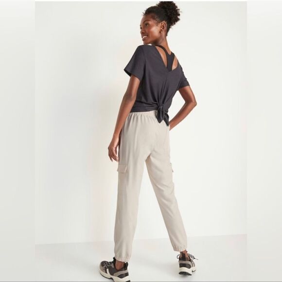 Old Navy High-Waisted StretchTech Cargo Jogger Pants NEW Plus Size 2X - Picture 2 of 8